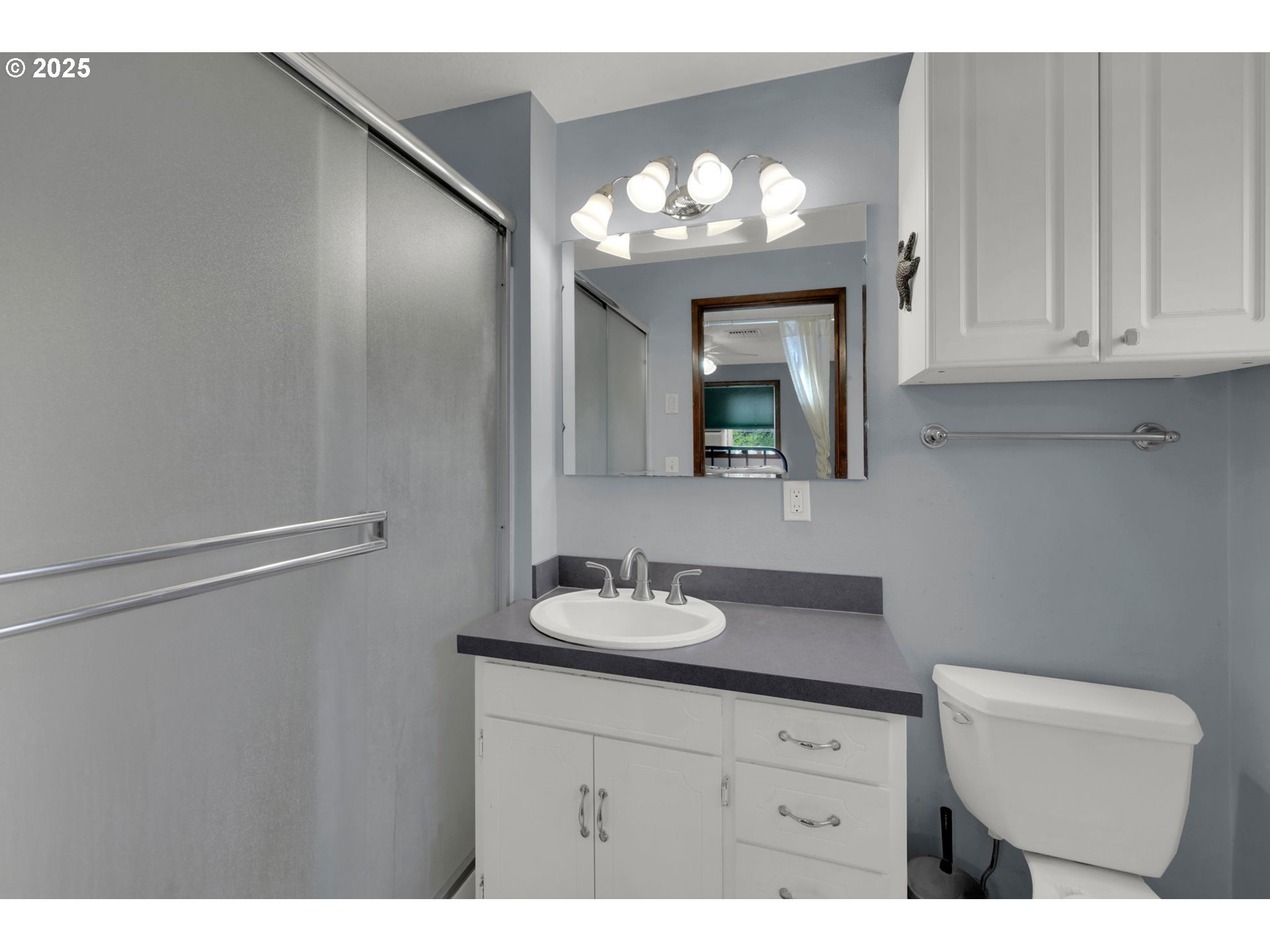 Eugene, Oregon 97402, United States, 3 Bedrooms Bedrooms, ,2 BathroomsBathrooms,Residential,Pending,200414