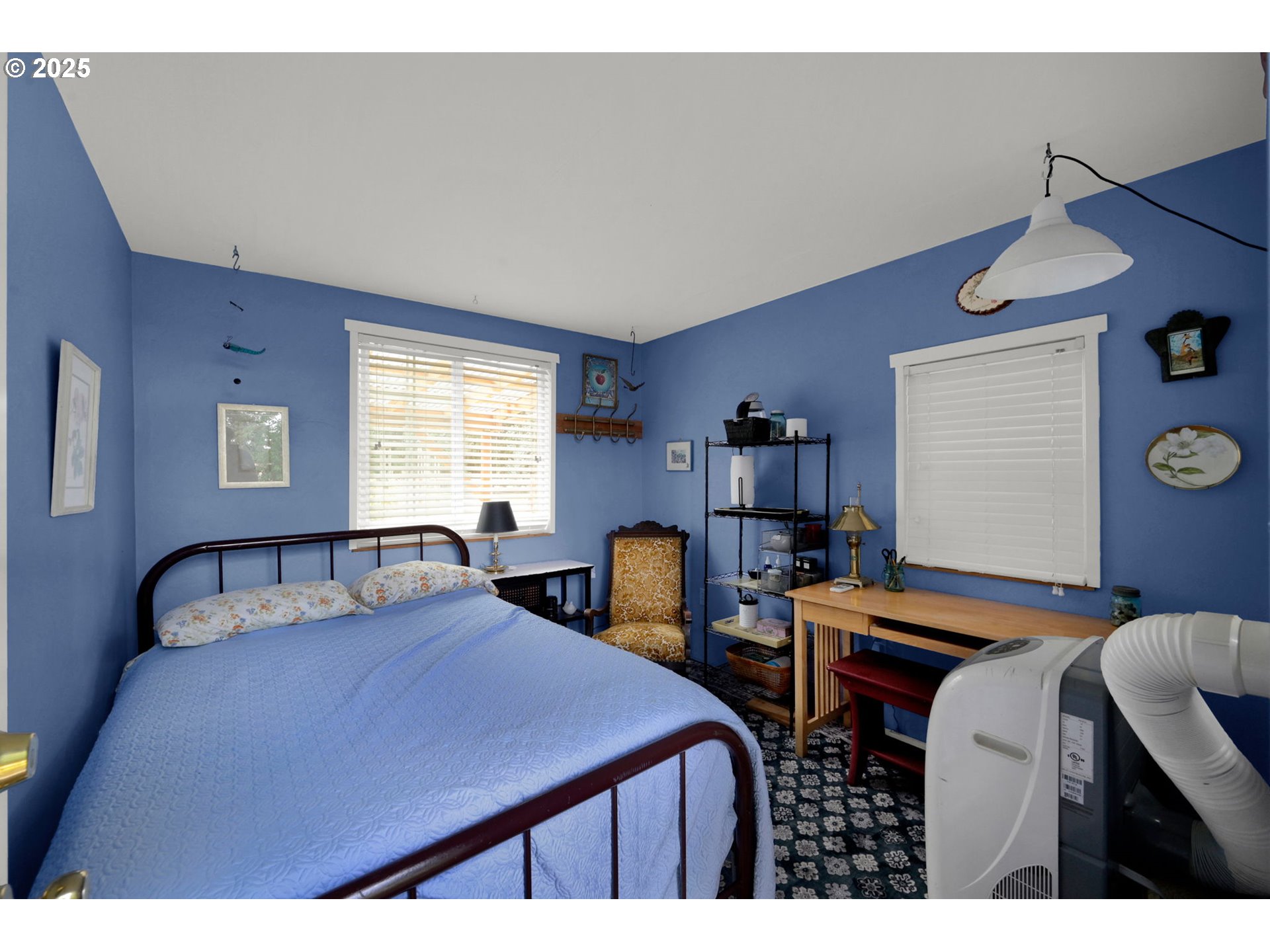 Eugene, Oregon 97402, United States, 3 Bedrooms Bedrooms, ,2 BathroomsBathrooms,Residential,Pending,200414