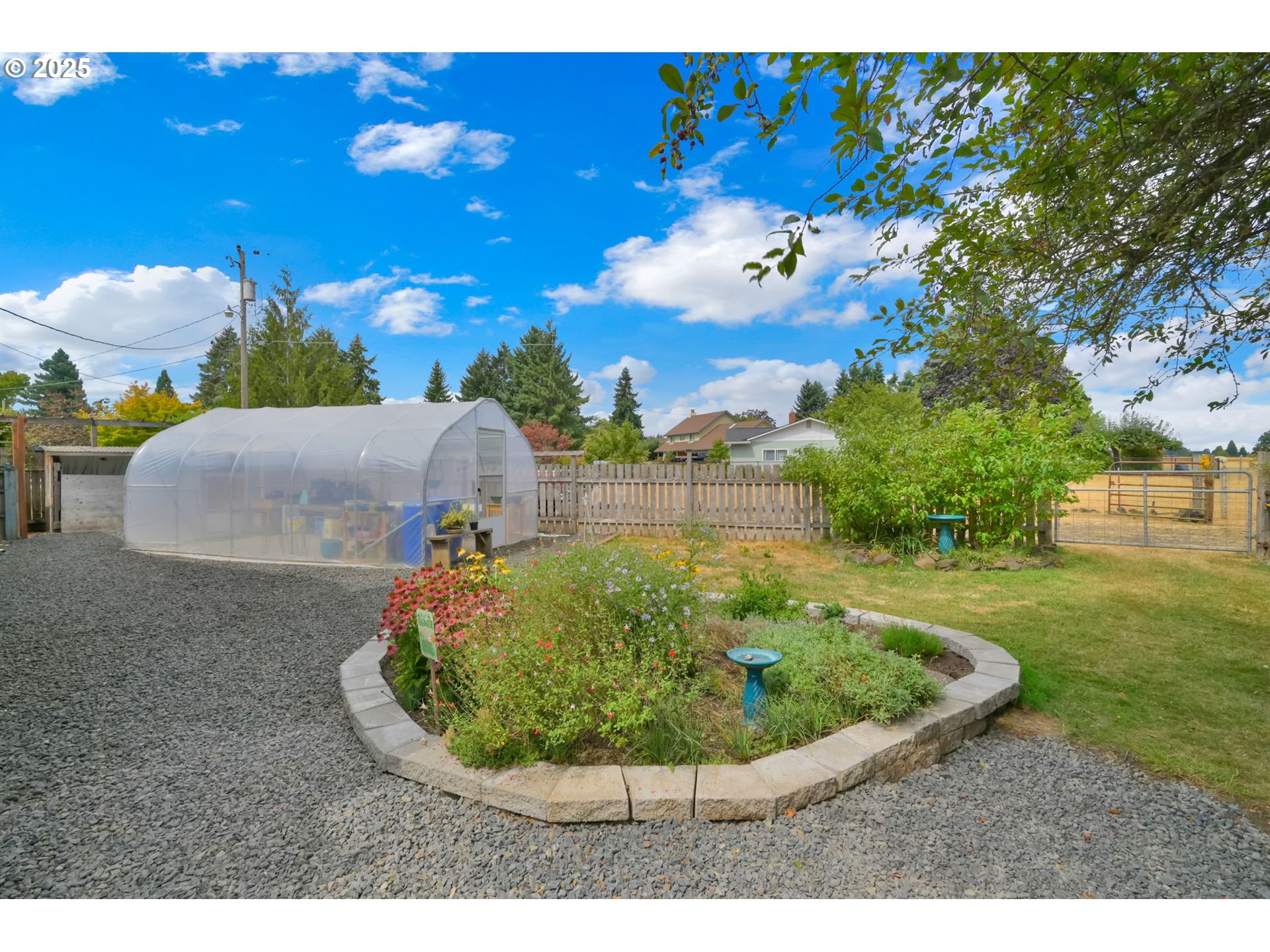 Eugene, Oregon 97402, United States, 3 Bedrooms Bedrooms, ,2 BathroomsBathrooms,Residential,Pending,200414