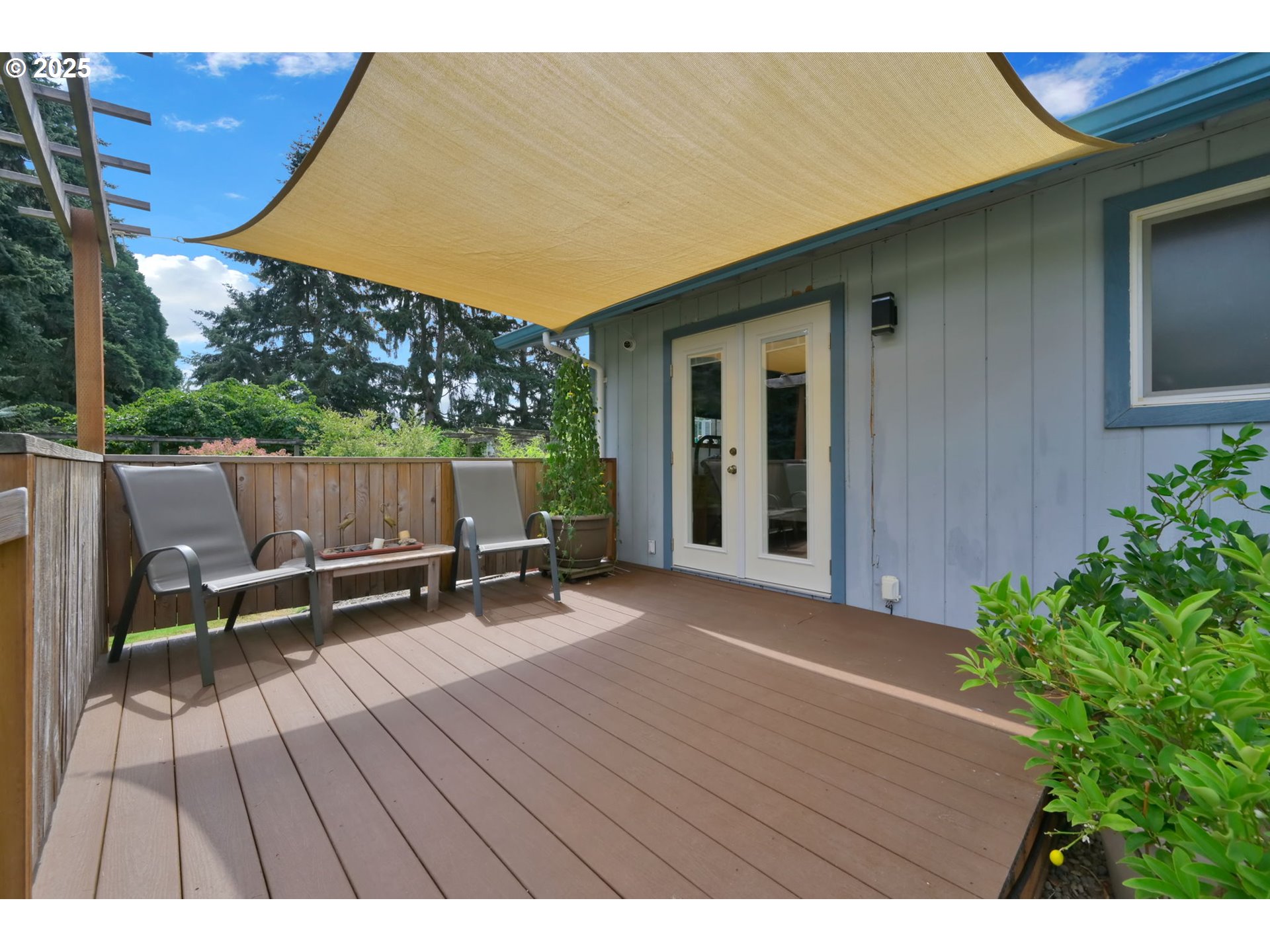 Eugene, Oregon 97402, United States, 3 Bedrooms Bedrooms, ,2 BathroomsBathrooms,Residential,Pending,200414