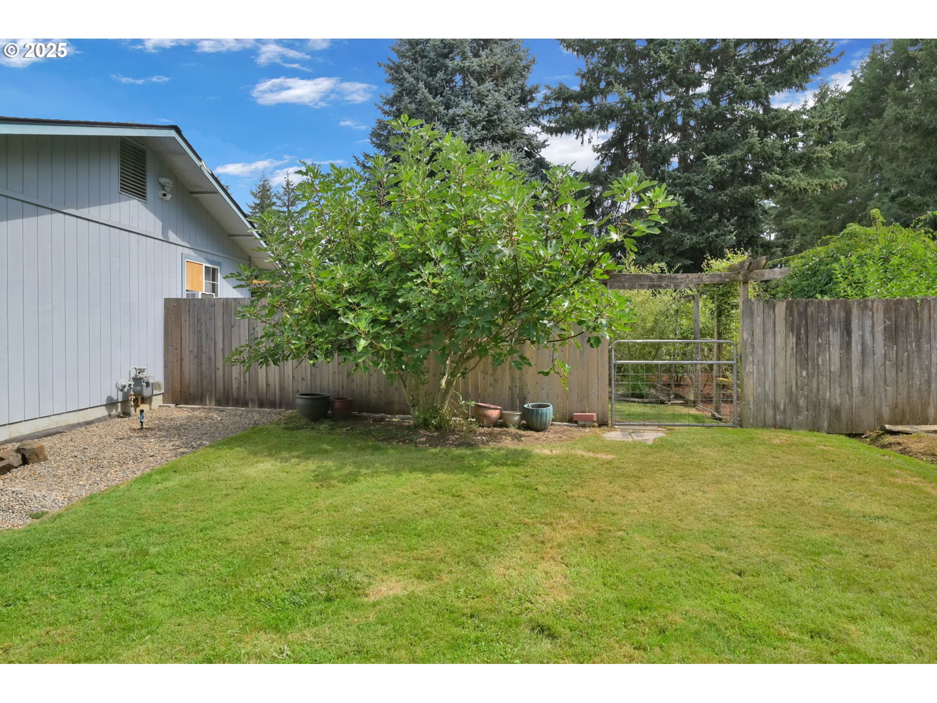 Eugene, Oregon 97402, United States, 3 Bedrooms Bedrooms, ,2 BathroomsBathrooms,Residential,Pending,200414