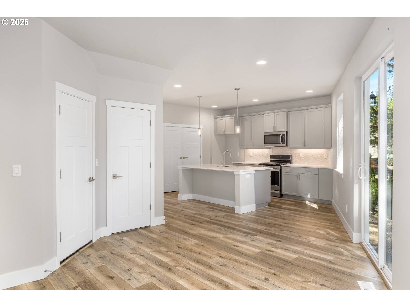 Sherwood, Oregon 97140, United States, 4 Bedrooms Bedrooms, ,3 BathroomsBathrooms,Residential,Pending,20274