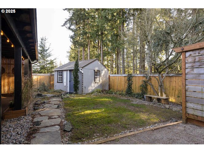 Tualatin, Oregon 97062, United States, 4 Bedrooms Bedrooms, ,3 BathroomsBathrooms,Residential,Pending,14865