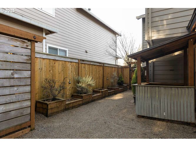 Tualatin, Oregon 97062, United States, 4 Bedrooms Bedrooms, ,3 BathroomsBathrooms,Residential,Pending,14865