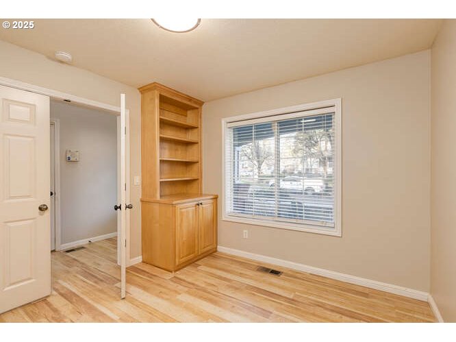 Tualatin, Oregon 97062, United States, 4 Bedrooms Bedrooms, ,3 BathroomsBathrooms,Residential,Pending,14865