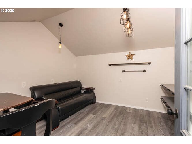 Tualatin, Oregon 97062, United States, 4 Bedrooms Bedrooms, ,3 BathroomsBathrooms,Residential,Pending,14865