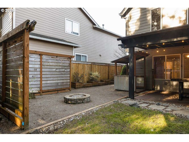 Tualatin, Oregon 97062, United States, 4 Bedrooms Bedrooms, ,3 BathroomsBathrooms,Residential,Pending,14865