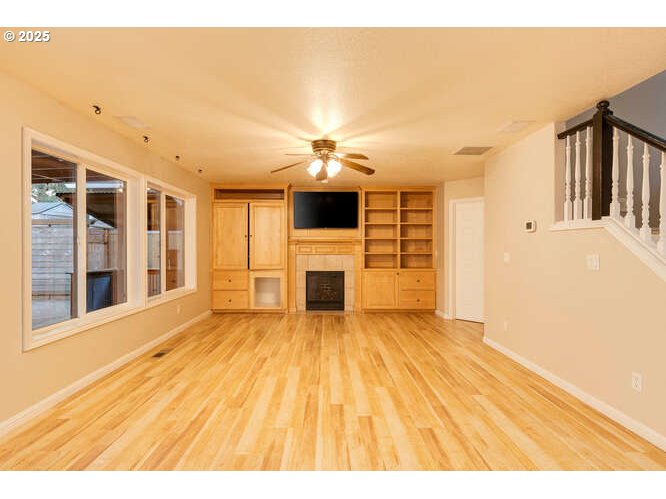 Tualatin, Oregon 97062, United States, 4 Bedrooms Bedrooms, ,3 BathroomsBathrooms,Residential,Pending,14865