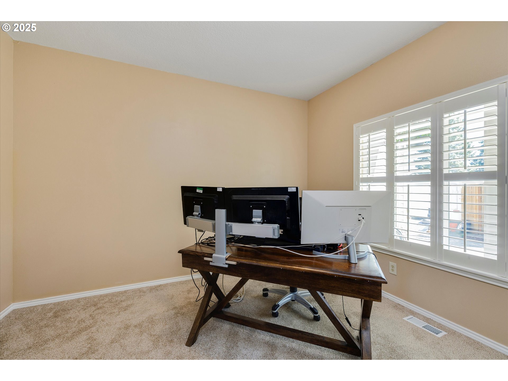 Oregon City, Oregon 97045, United States, 5 Bedrooms Bedrooms, ,3 BathroomsBathrooms,Residential,Pending,145523