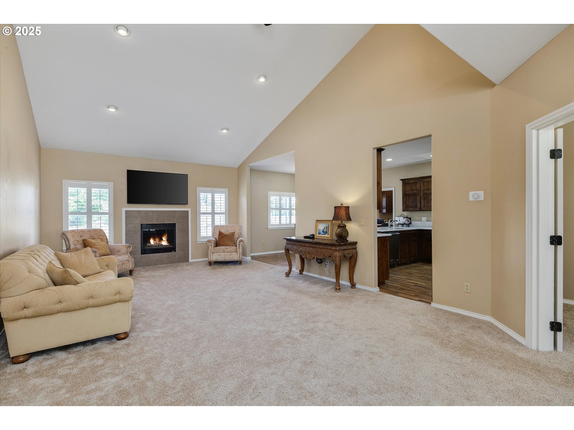 Oregon City, Oregon 97045, United States, 5 Bedrooms Bedrooms, ,3 BathroomsBathrooms,Residential,Pending,145523