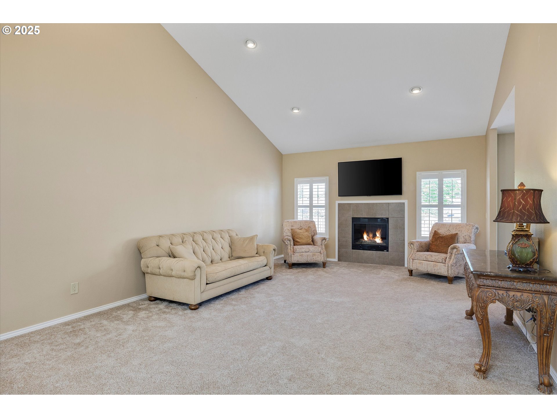 Oregon City, Oregon 97045, United States, 5 Bedrooms Bedrooms, ,3 BathroomsBathrooms,Residential,Pending,145523