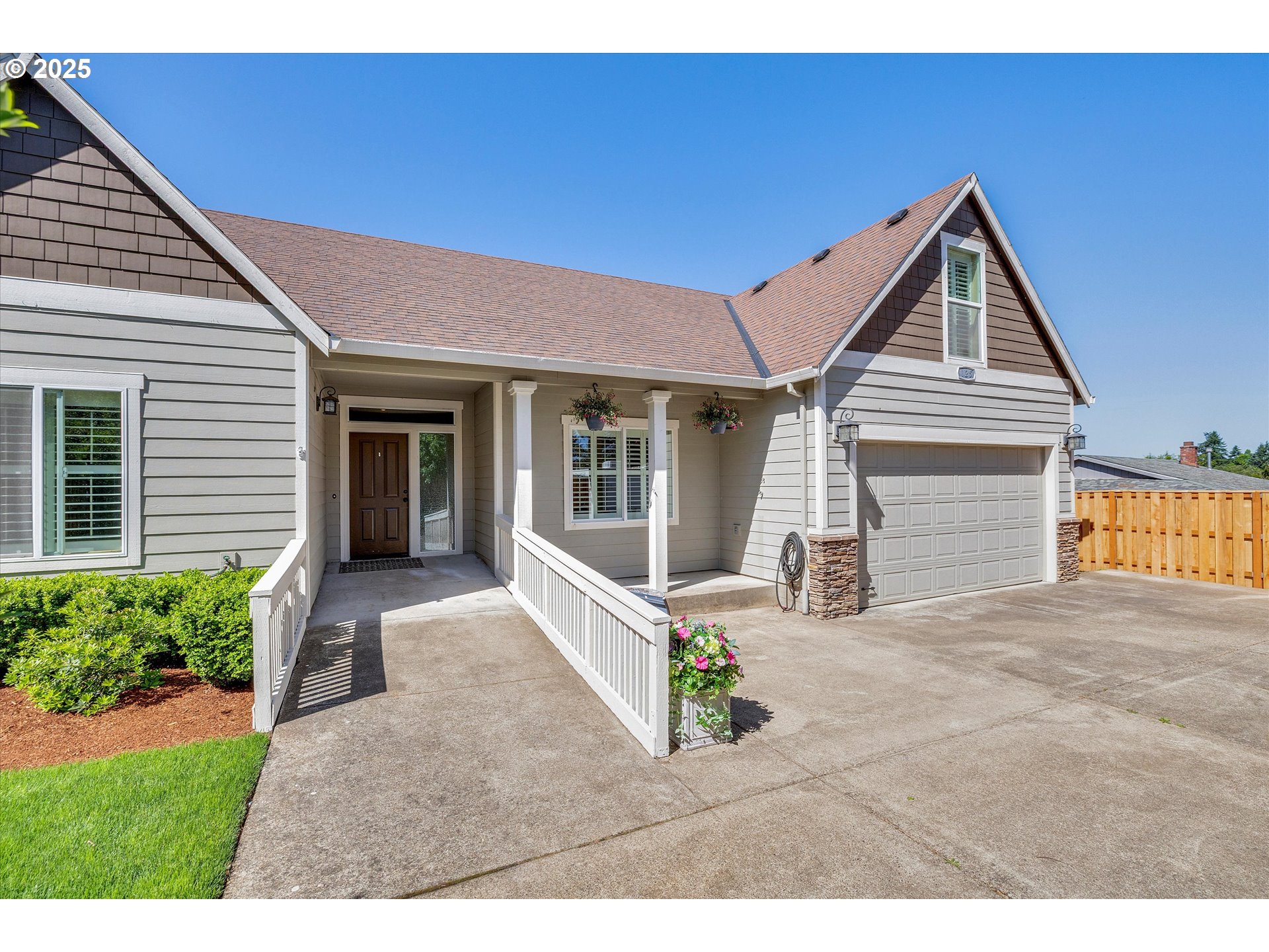 Oregon City, Oregon 97045, United States, 5 Bedrooms Bedrooms, ,3 BathroomsBathrooms,Residential,Pending,145523