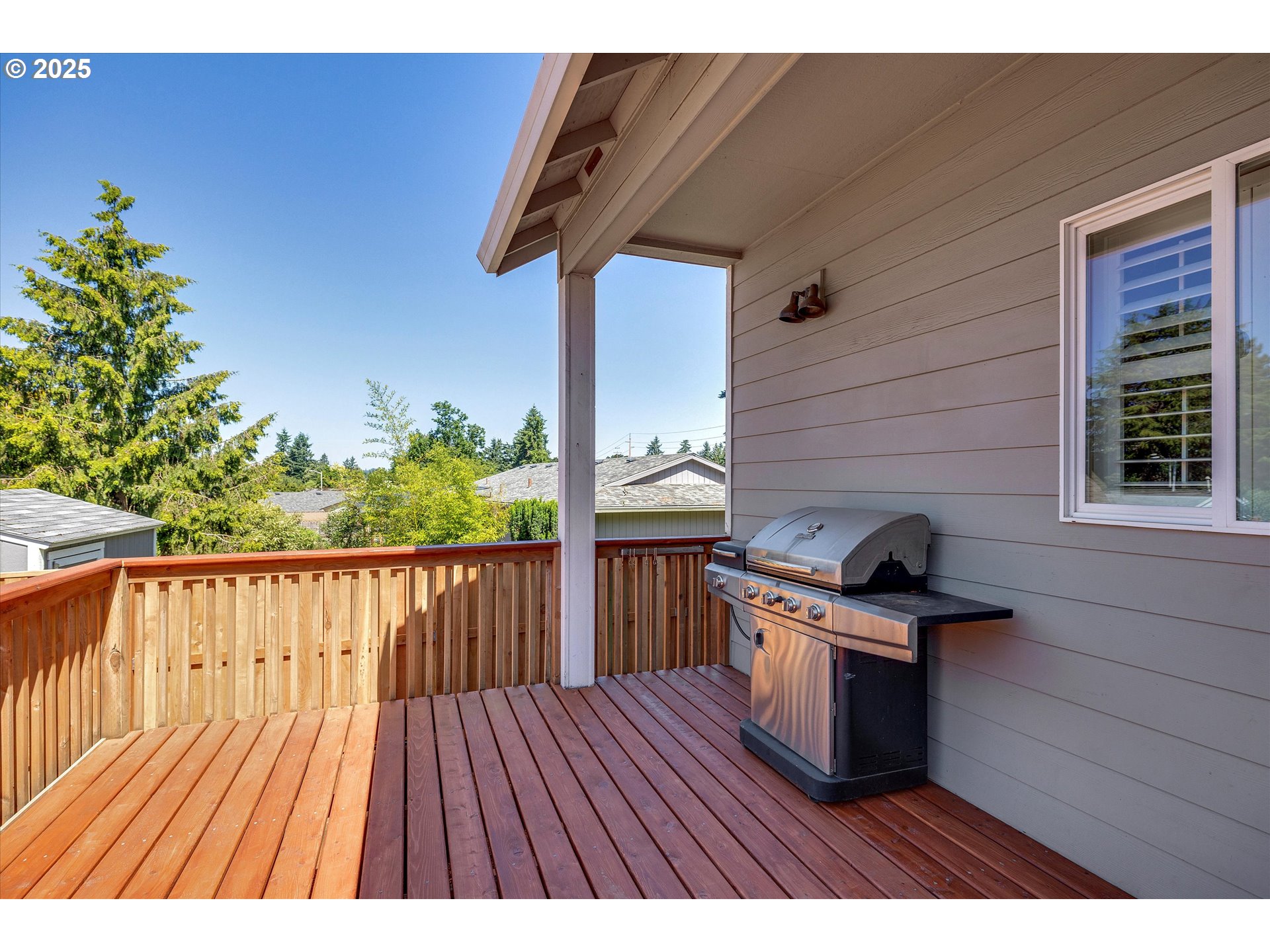 Oregon City, Oregon 97045, United States, 5 Bedrooms Bedrooms, ,3 BathroomsBathrooms,Residential,Pending,145523