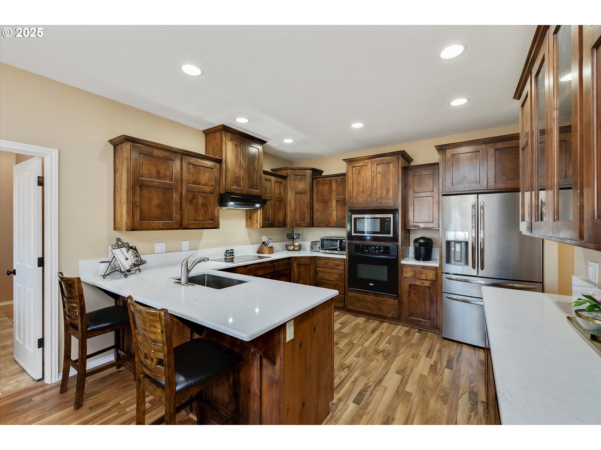 Oregon City, Oregon 97045, United States, 5 Bedrooms Bedrooms, ,3 BathroomsBathrooms,Residential,Pending,145523