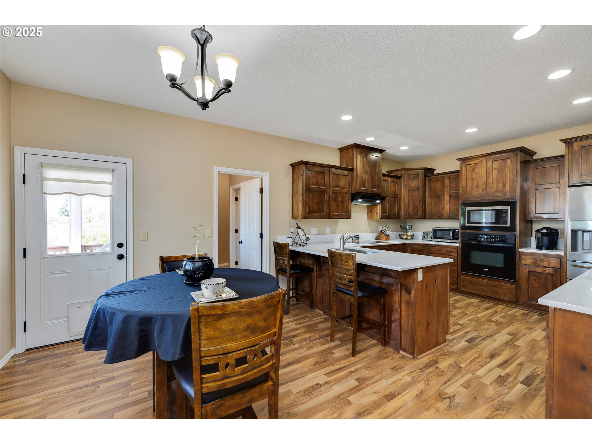 Oregon City, Oregon 97045, United States, 5 Bedrooms Bedrooms, ,3 BathroomsBathrooms,Residential,Pending,145523