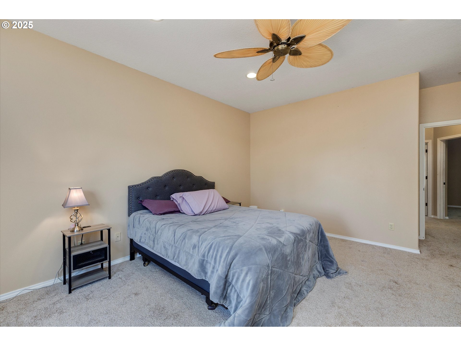 Oregon City, Oregon 97045, United States, 5 Bedrooms Bedrooms, ,3 BathroomsBathrooms,Residential,Pending,145523