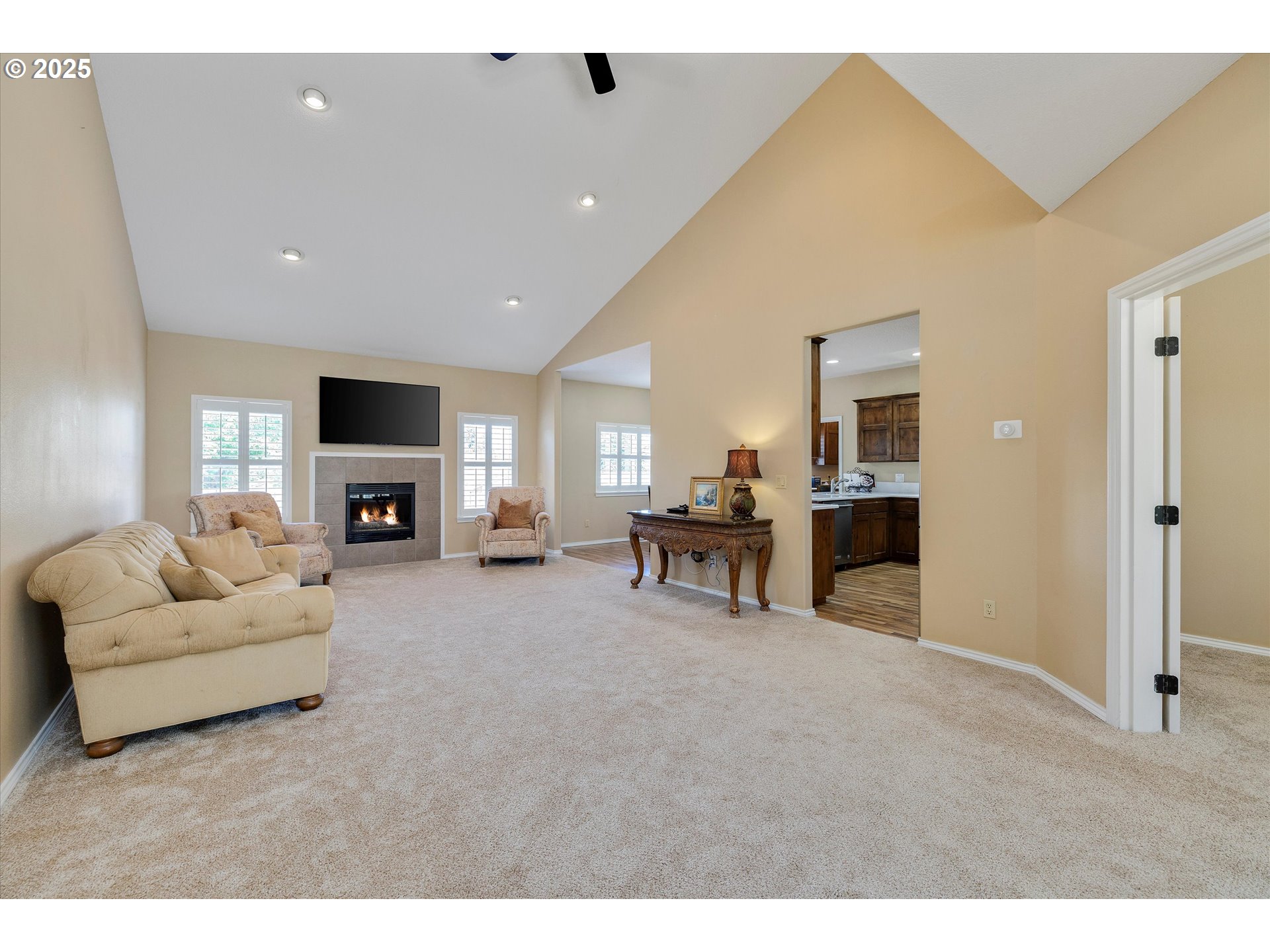 Oregon City, Oregon 97045, United States, 5 Bedrooms Bedrooms, ,3 BathroomsBathrooms,Residential,Pending,145523