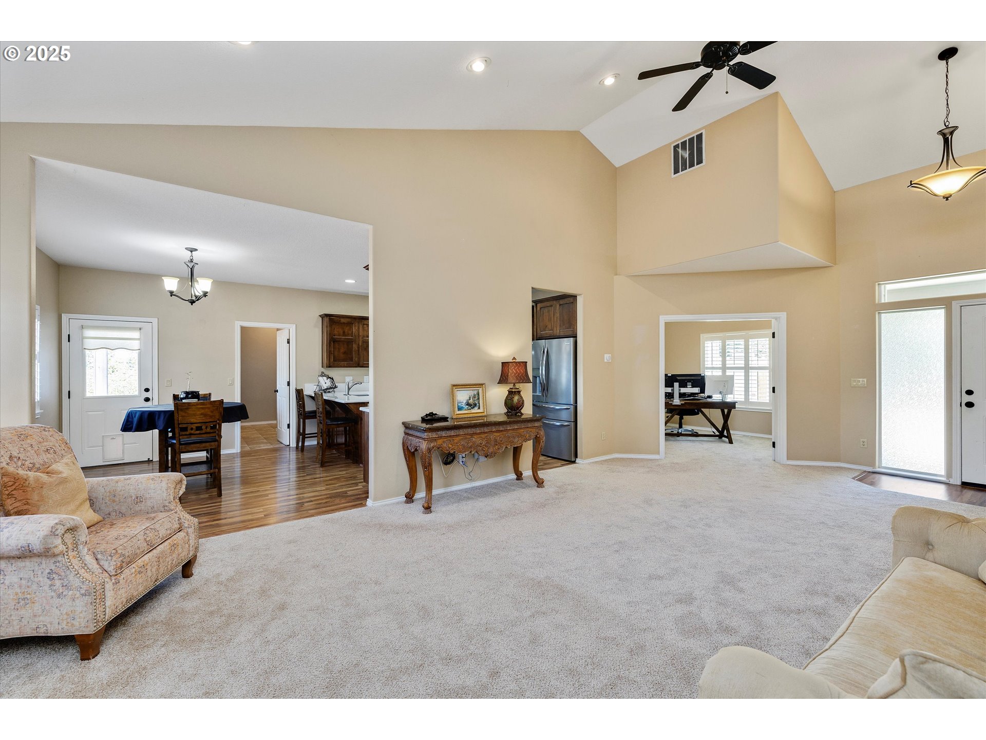 Oregon City, Oregon 97045, United States, 5 Bedrooms Bedrooms, ,3 BathroomsBathrooms,Residential,Pending,145523