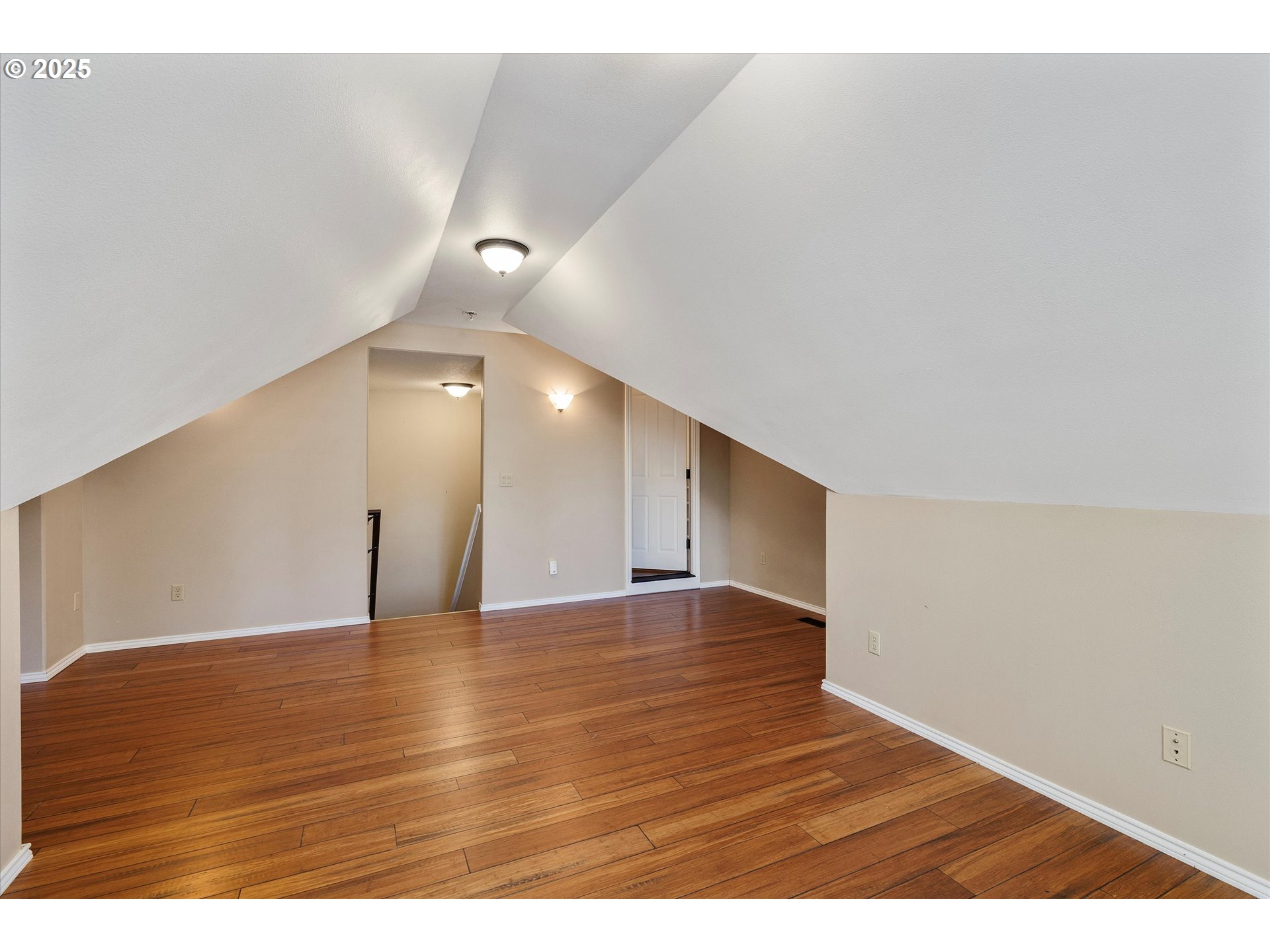 Oregon City, Oregon 97045, United States, 5 Bedrooms Bedrooms, ,3 BathroomsBathrooms,Residential,Pending,145523