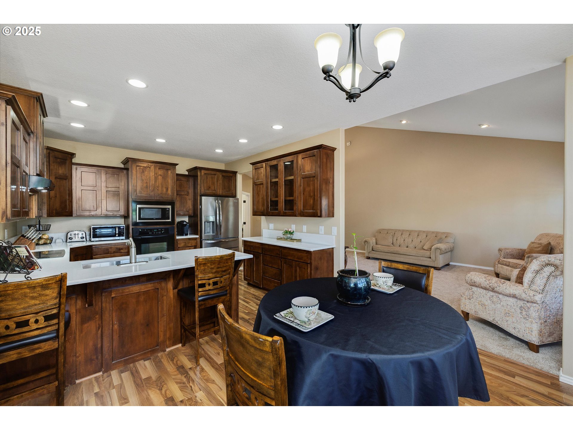 Oregon City, Oregon 97045, United States, 5 Bedrooms Bedrooms, ,3 BathroomsBathrooms,Residential,Pending,145523