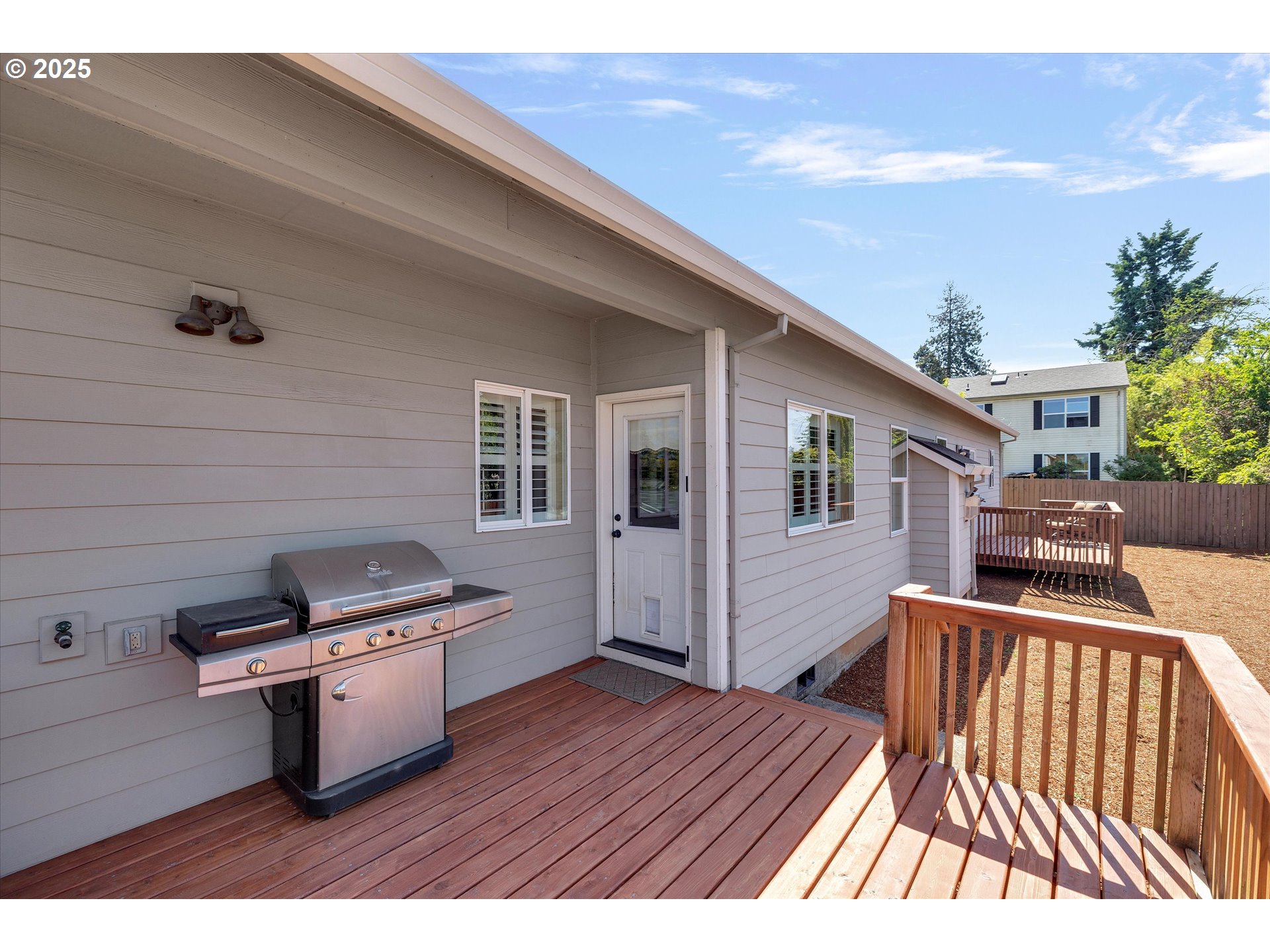 Oregon City, Oregon 97045, United States, 5 Bedrooms Bedrooms, ,3 BathroomsBathrooms,Residential,Pending,145523