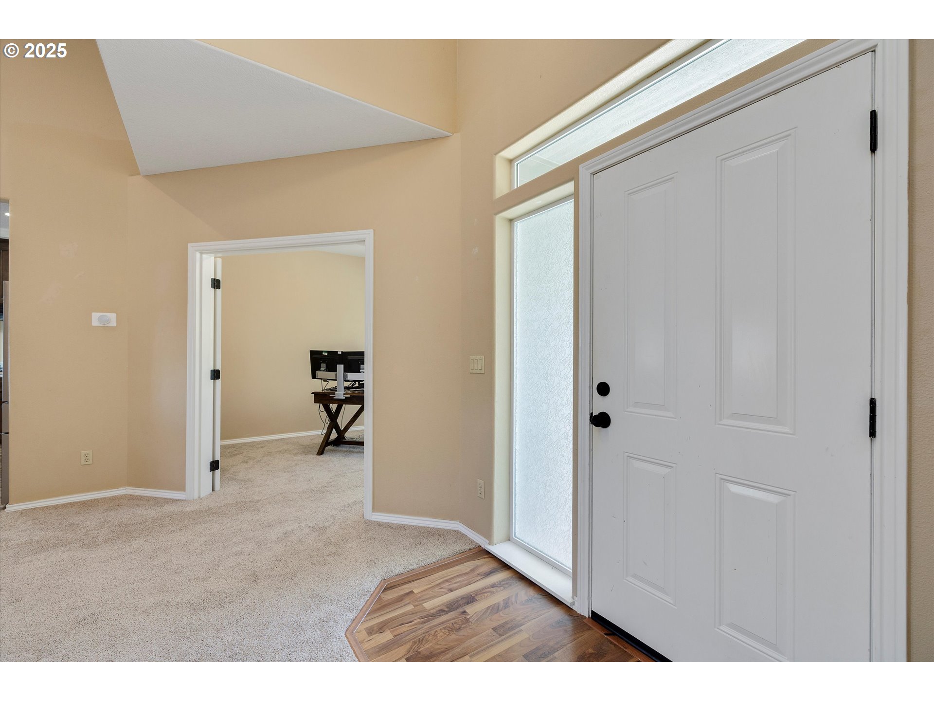 Oregon City, Oregon 97045, United States, 5 Bedrooms Bedrooms, ,3 BathroomsBathrooms,Residential,Pending,145523