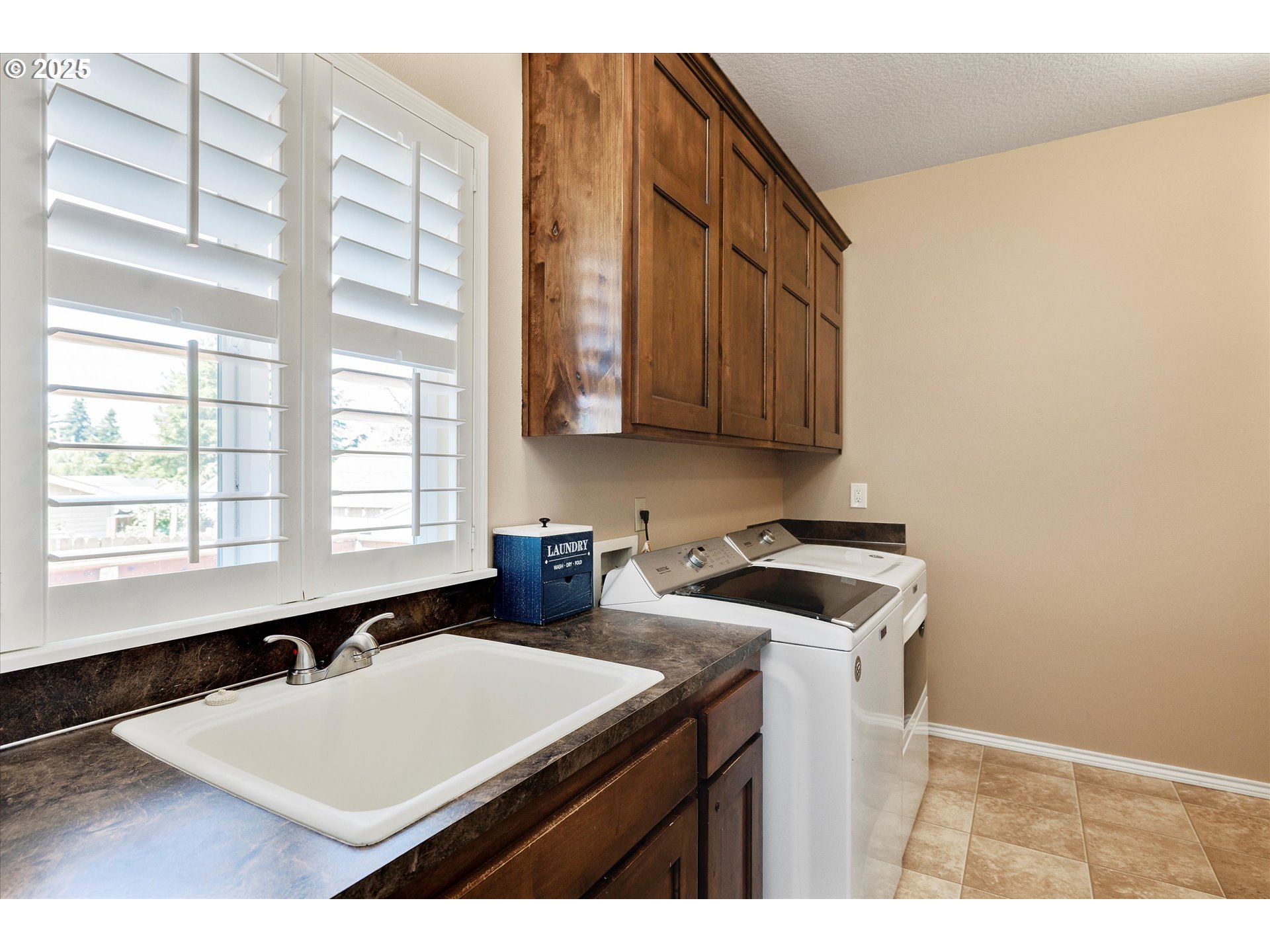 Oregon City, Oregon 97045, United States, 5 Bedrooms Bedrooms, ,3 BathroomsBathrooms,Residential,Pending,145523