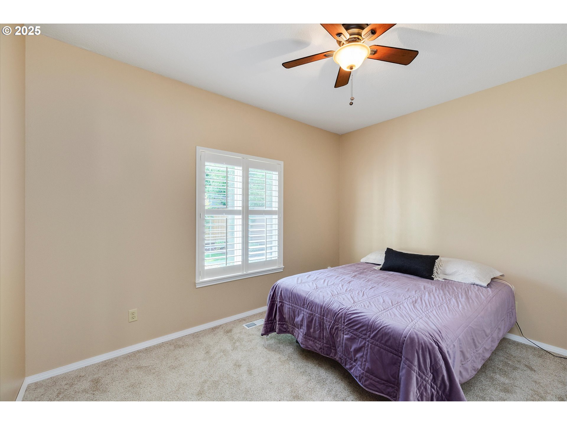 Oregon City, Oregon 97045, United States, 5 Bedrooms Bedrooms, ,3 BathroomsBathrooms,Residential,Pending,145523