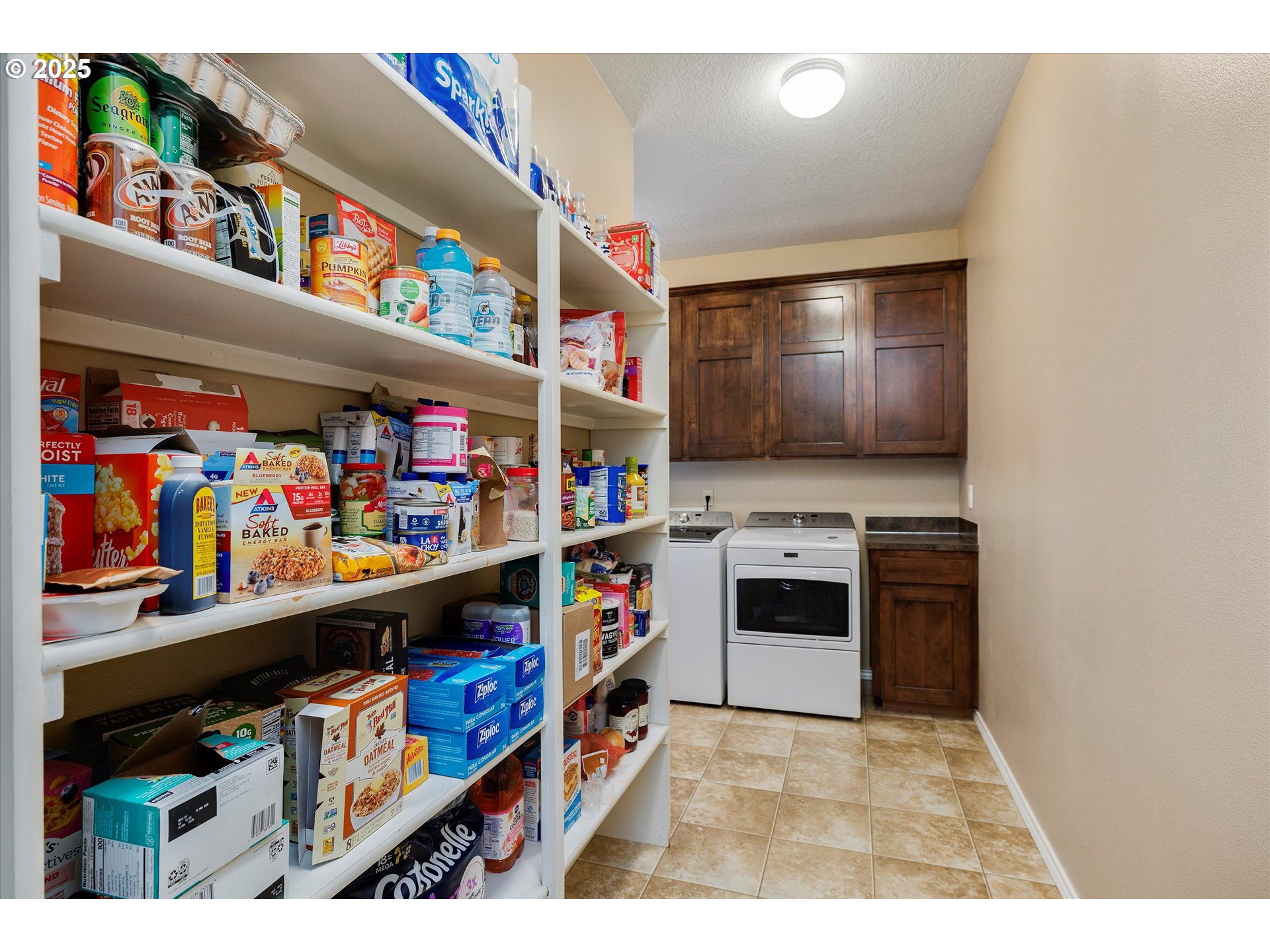 Oregon City, Oregon 97045, United States, 5 Bedrooms Bedrooms, ,3 BathroomsBathrooms,Residential,Pending,145523