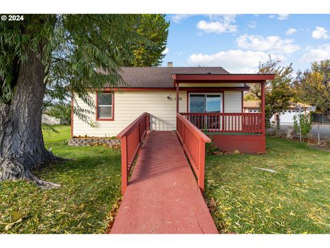 A home in Hermiston