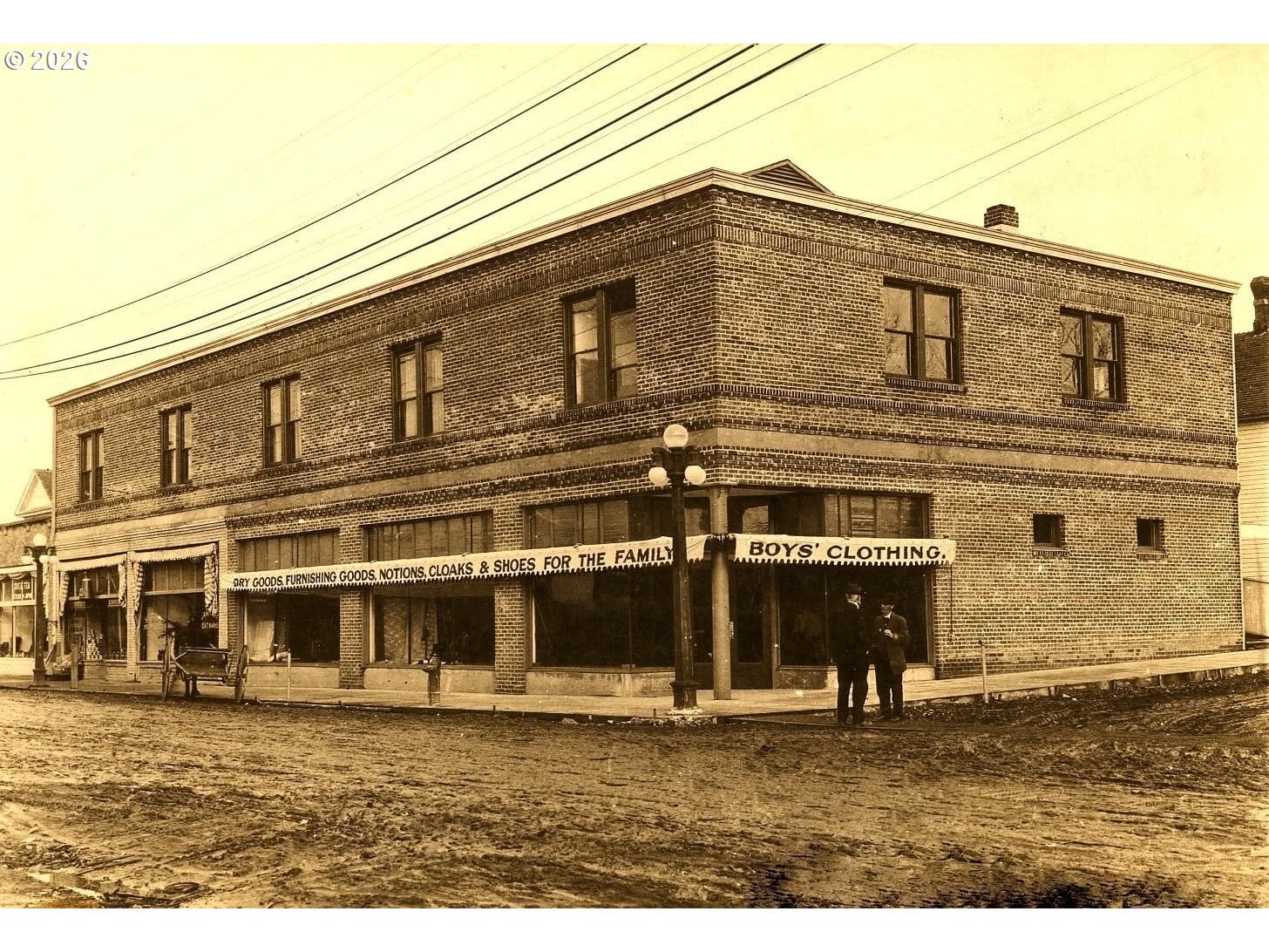 202 N MAIN AVE