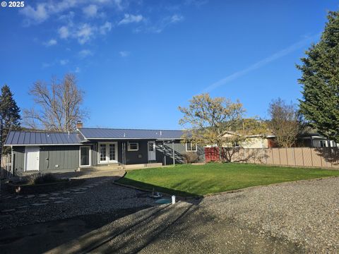 A home in Roseburg