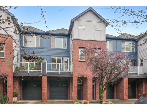 875 N HARBOUR DR Portland OR 97217