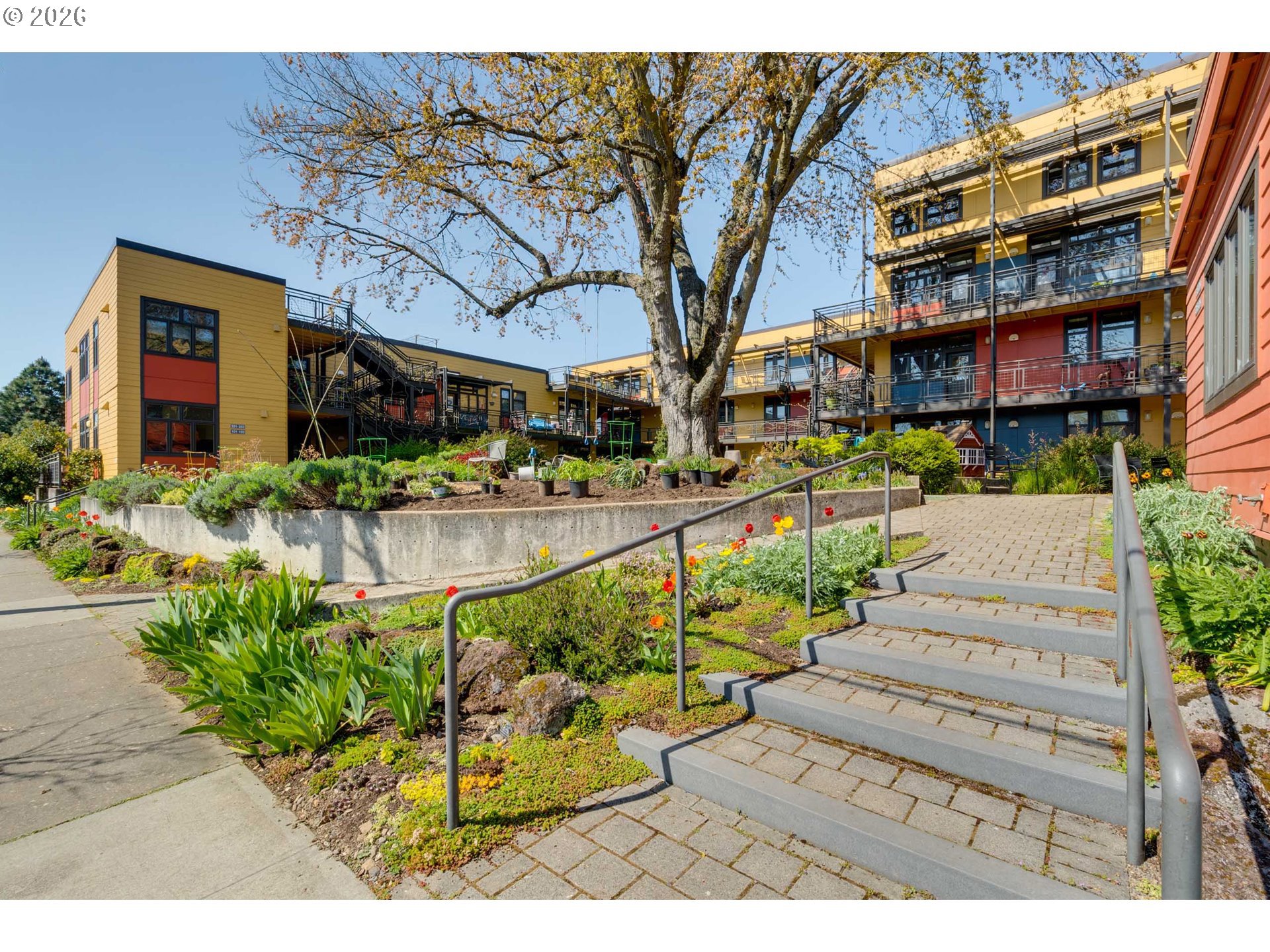 2525 N KILLINGSWORTH ST 109