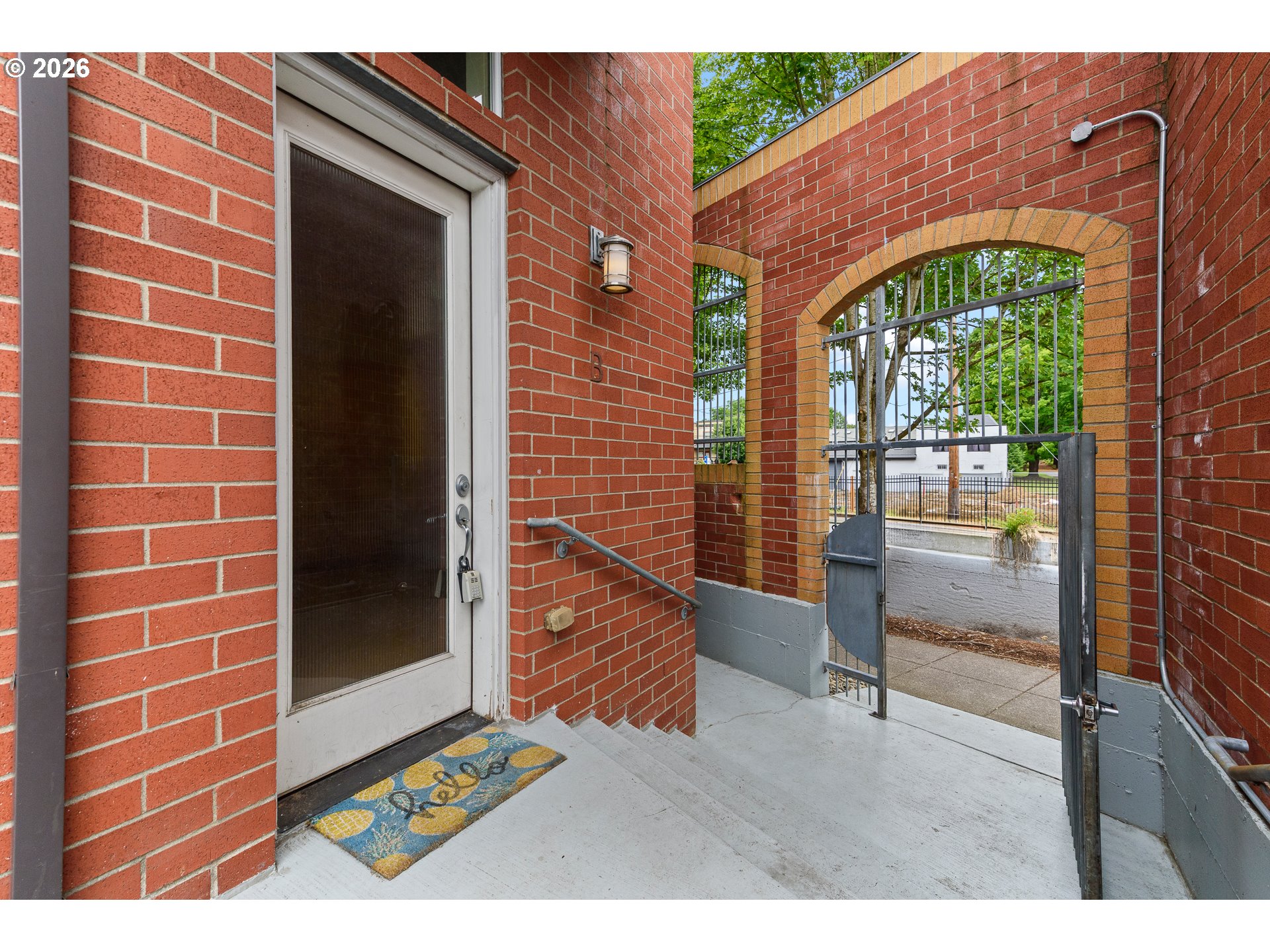 2006 SE MORRISON ST B