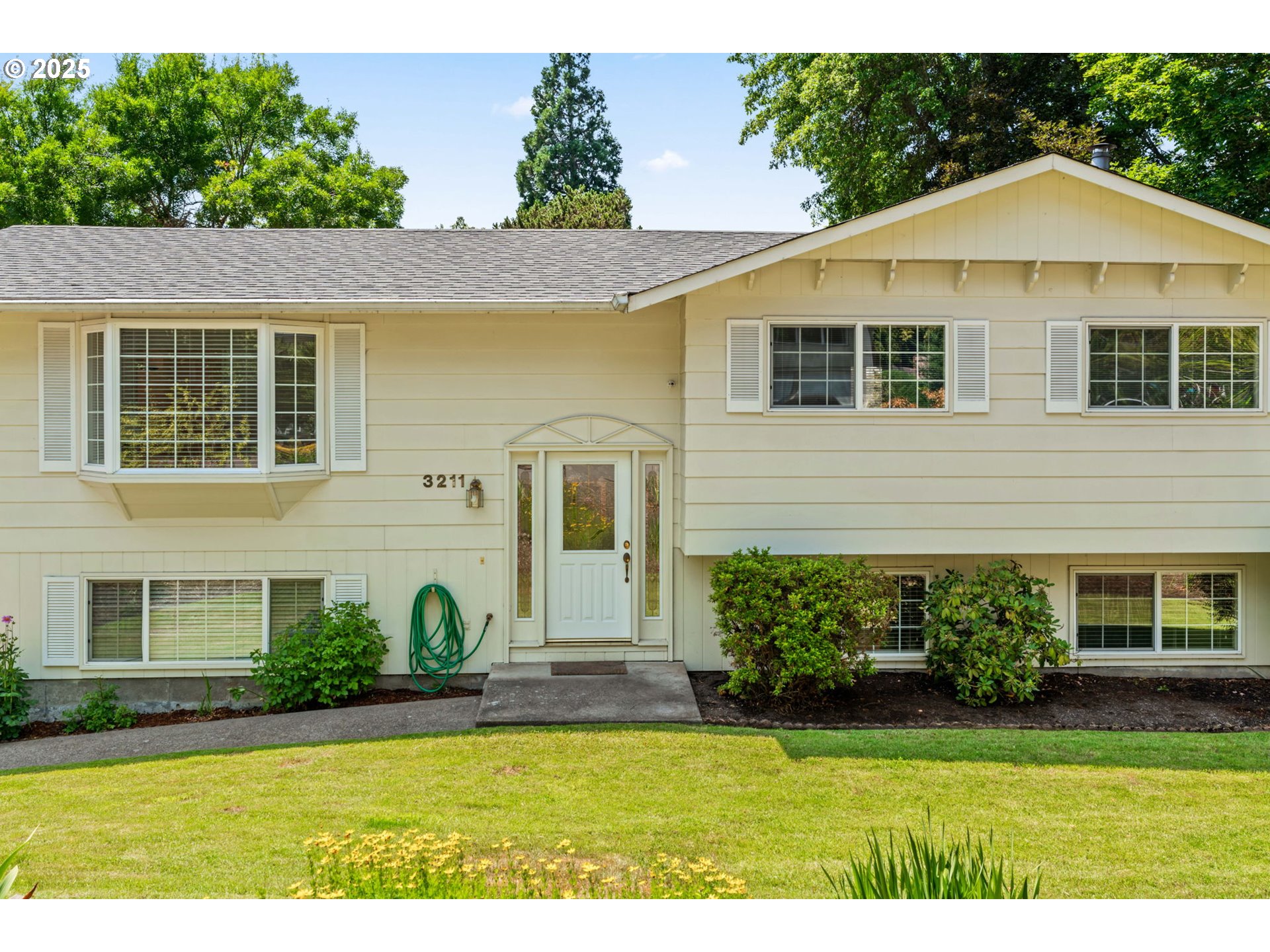 3211 STRATHMORE PL