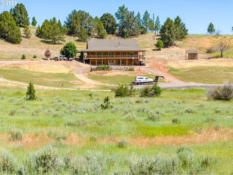 A home in Baker City