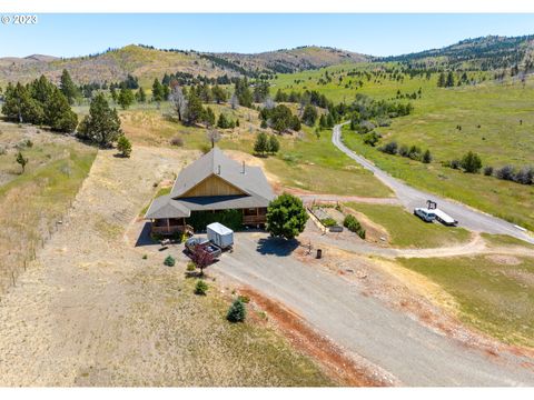 A home in Baker City