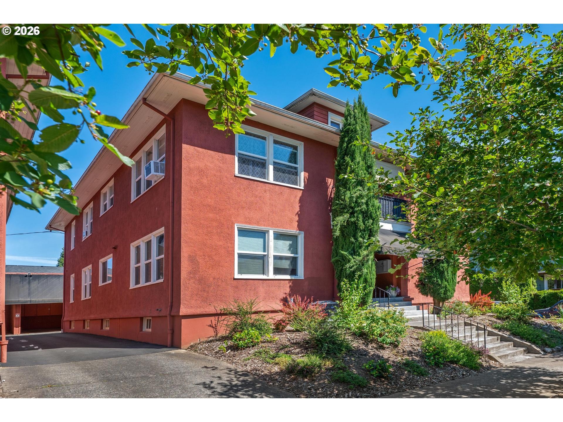 1524 NE 26TH AVE 4