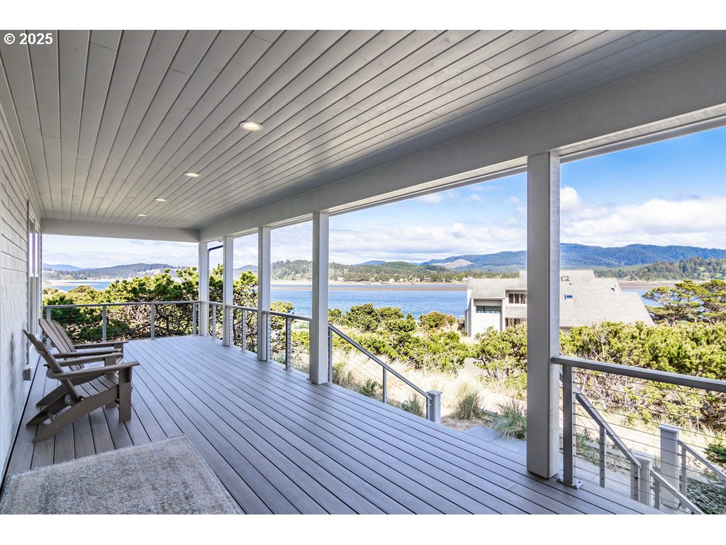 349 SALISHAN DR