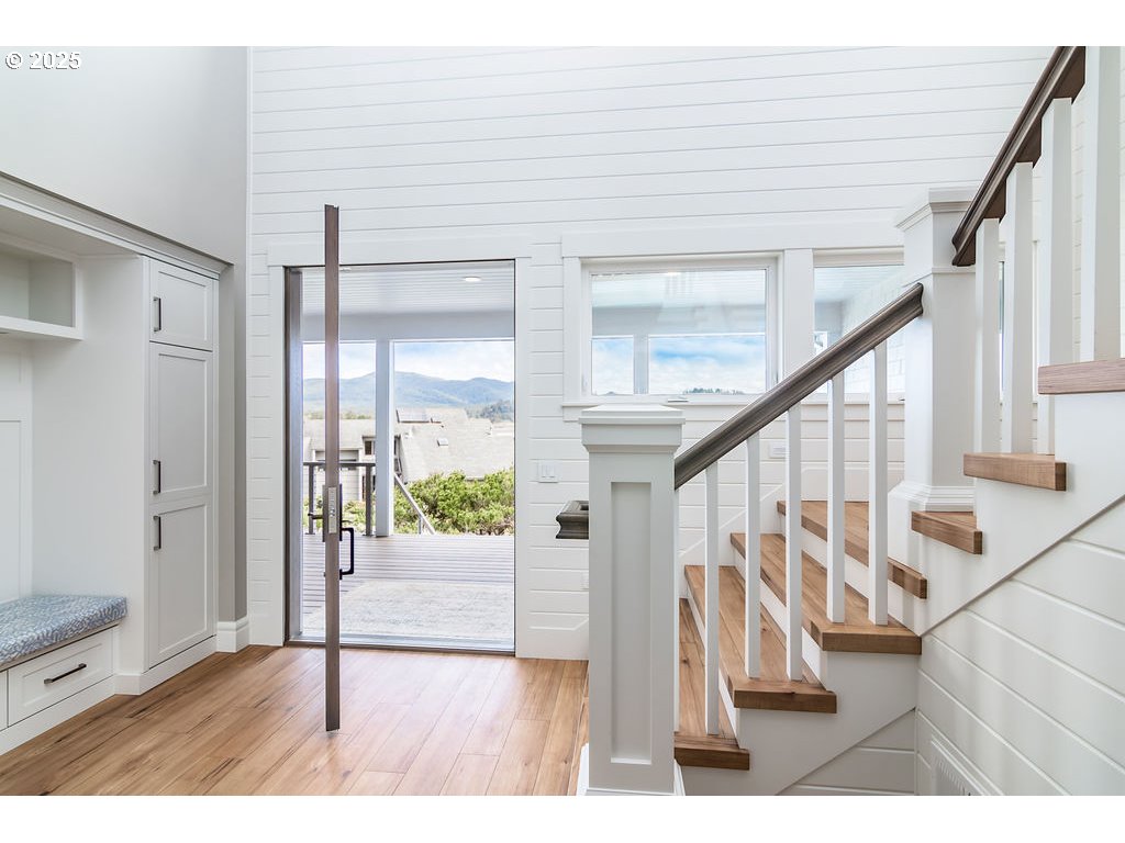 349 SALISHAN DR