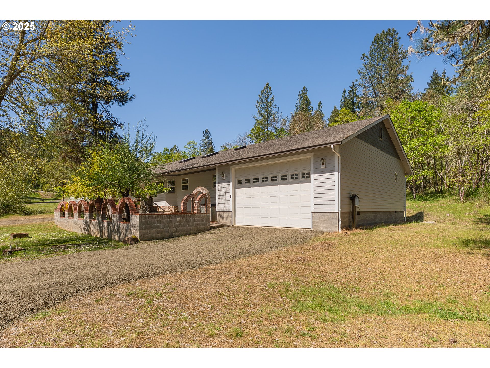 462 TANGLEWOOD LN