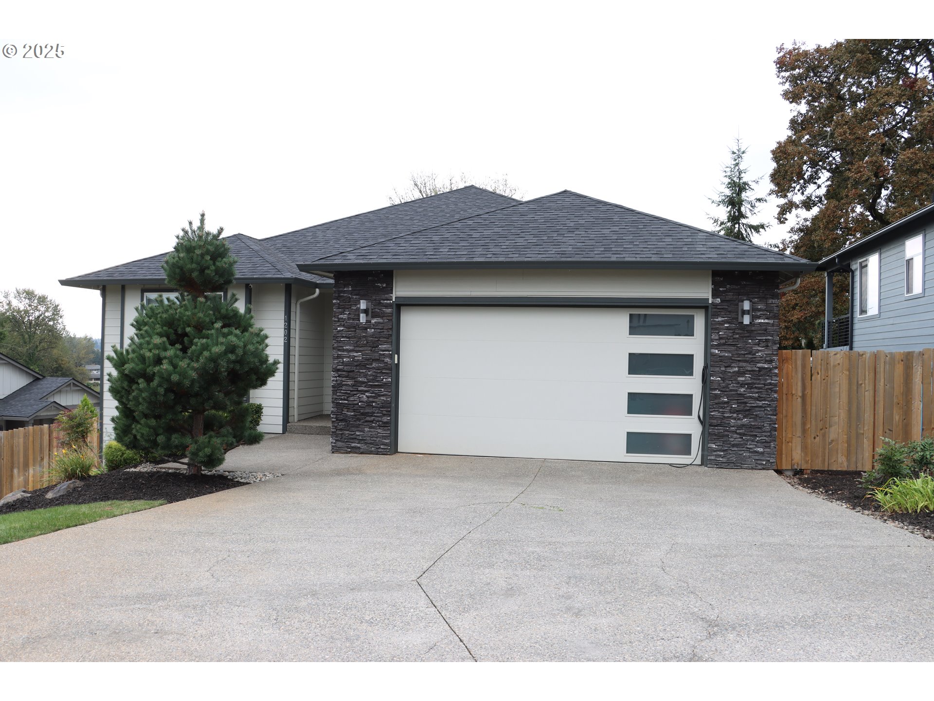 1202 W AVOCET PL