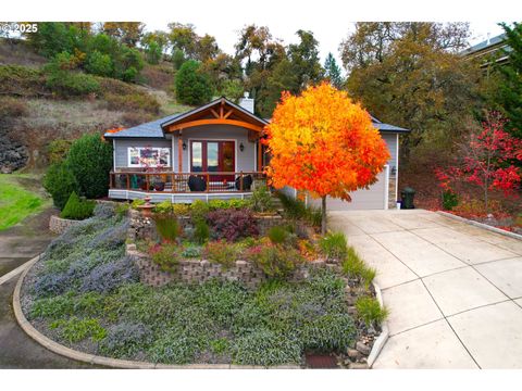 2599 NW TROOST ST Roseburg OR 97471