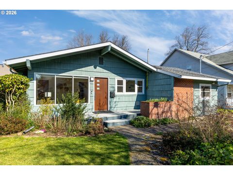 2015 SE BIDWELL ST Portland OR 97202