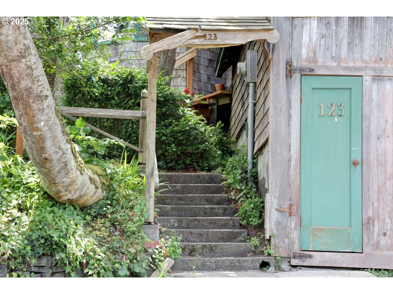123 W 1ST AVE