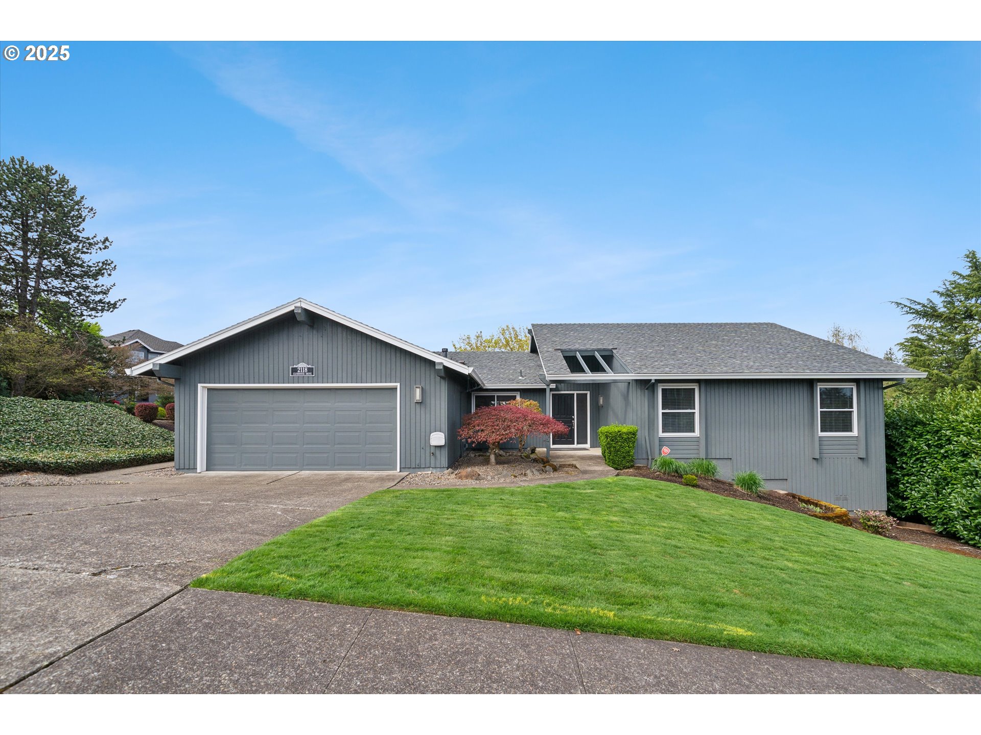 2118 CLUB HOUSE DR