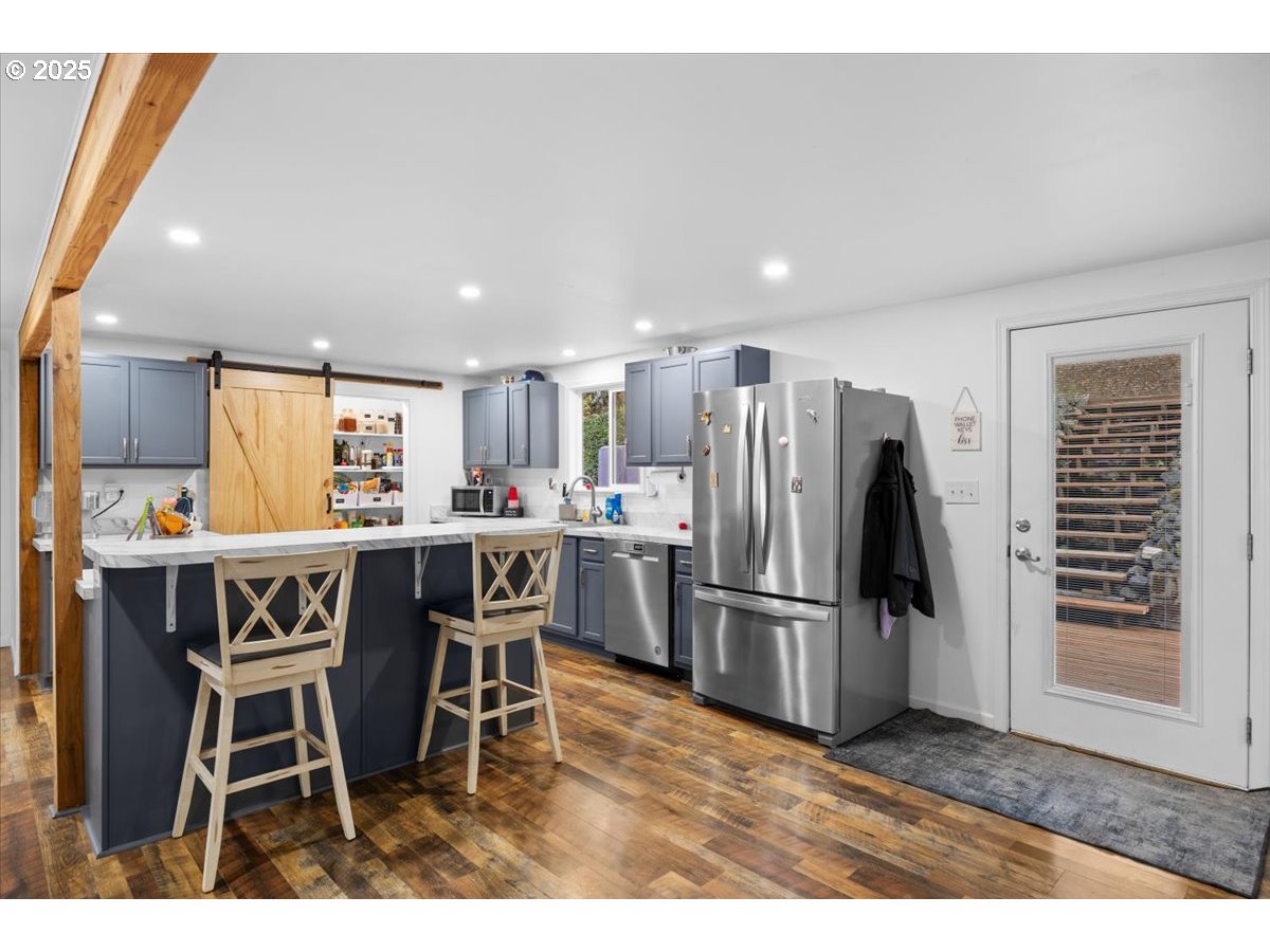 225 FOX LN