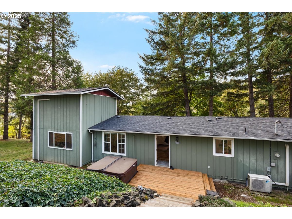 225 FOX LN