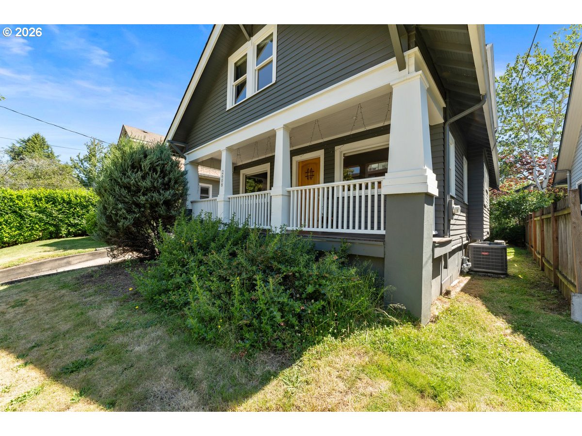 2608 NE 7TH AVE